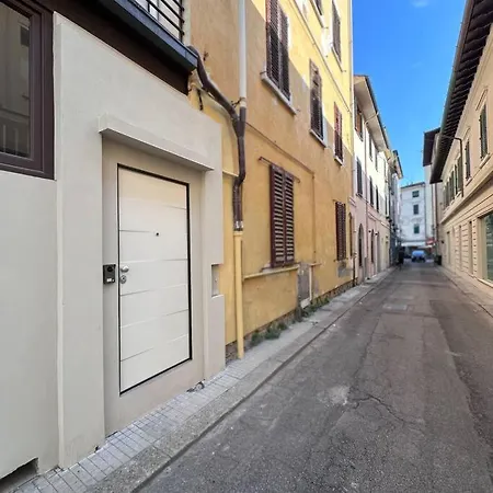 شقة Central Apartment مونتيكاتيني تيرمي