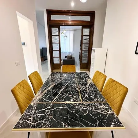 Central Apartment * 蒙特卡蒂尼泰尔梅