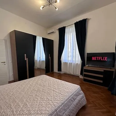 Central Apartment *