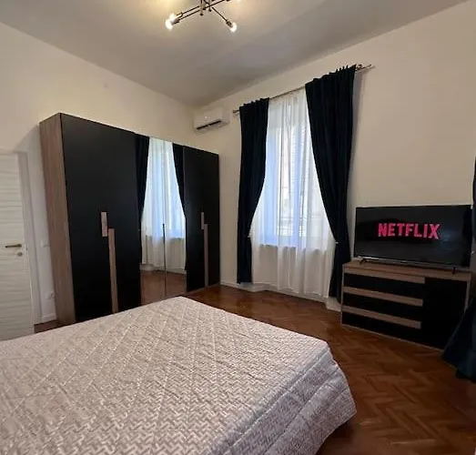 Central Apartment *
